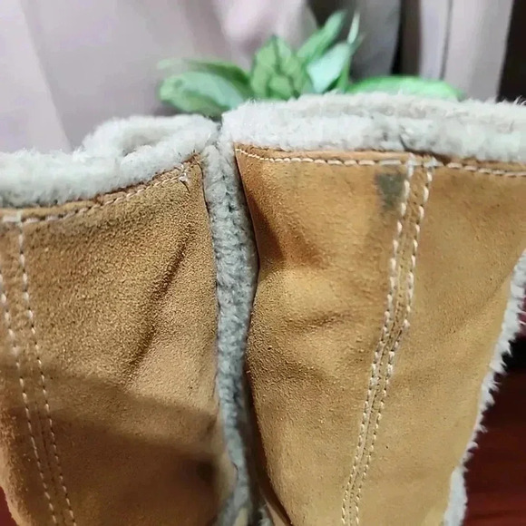 Y2K Sherpa and Suede boots. Size 7 5 - Picture 7 of 12